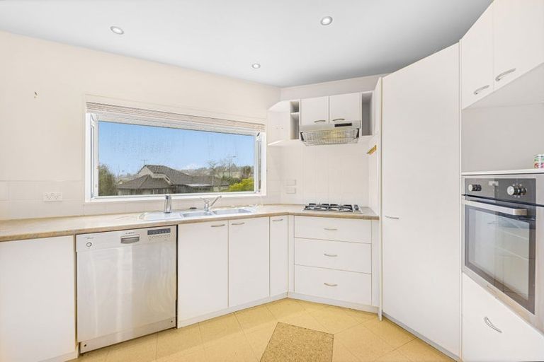 Photo of property in 2/3 Jacanas Place, Unsworth Heights, Auckland, 0632