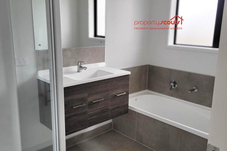 Photo of property in 5 Kapiakauri Road, One Tree Point, 0118