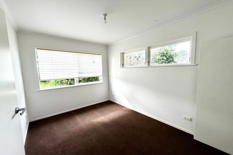 Photo of property in 23 Gill Avenue, Te Atatu Peninsula, Auckland, 0610