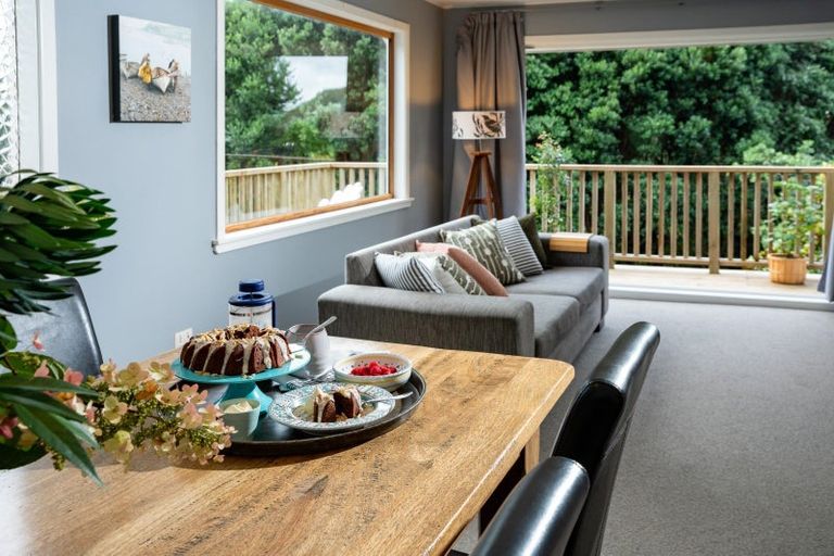 Photo of property in 6 Maybury Way, Island Bay, Wellington, 6023