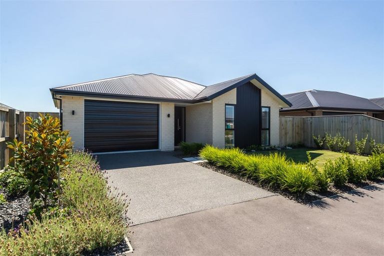 Photo of property in 21 Allied Road, Halswell, 8025