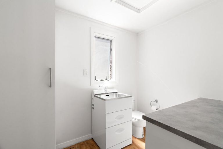 Photo of property in 380 Bay View Road, Saint Clair, Dunedin, 9012