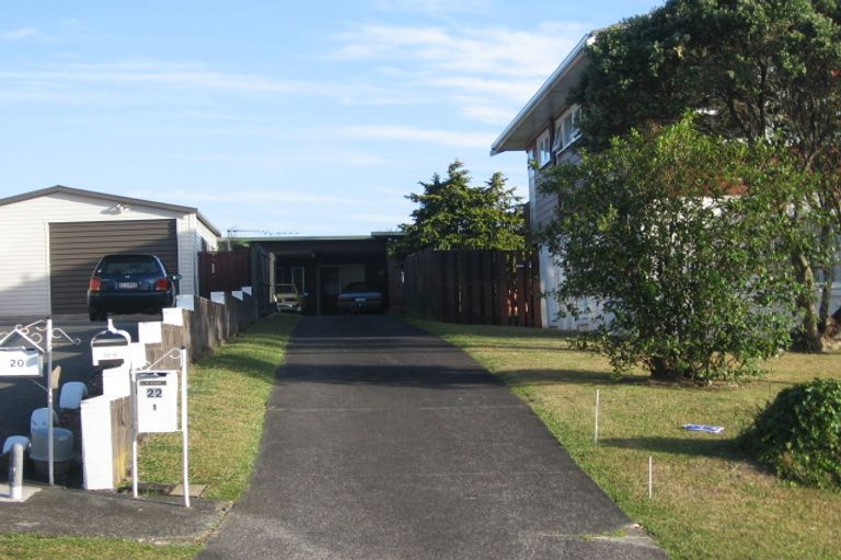 Photo of property in 2/22 Marcel Place, Glenfield, Auckland, 0629