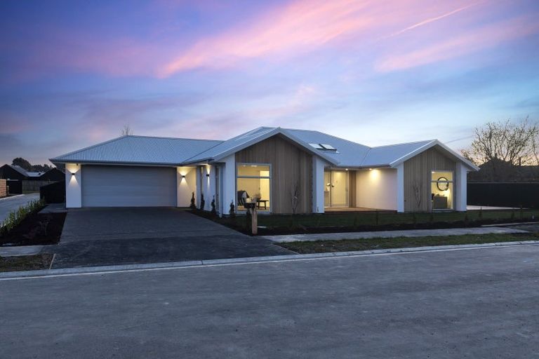 Photo of property in 17 Blade Mews, Prebbleton, 7604