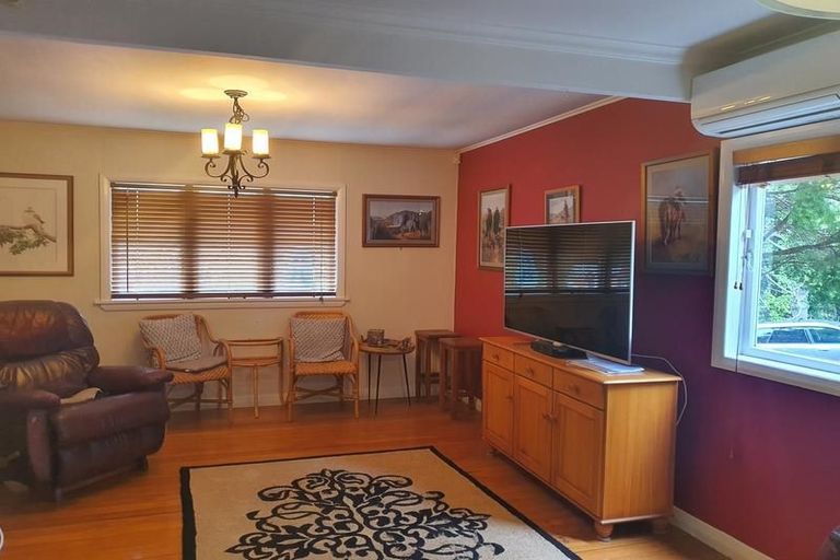 Photo of property in 105 Konini Road, Titirangi, Auckland, 0604