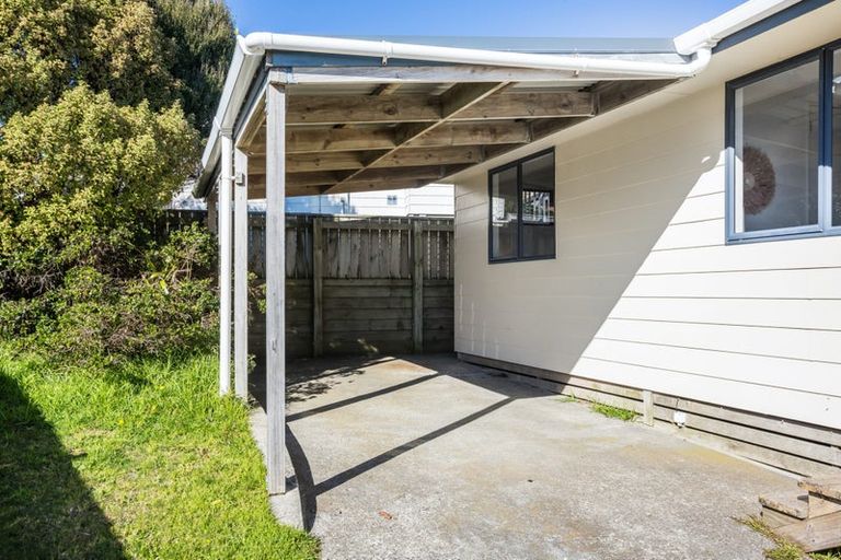 Photo of property in 17 Coventry Close, Ascot Park, Porirua, 5024