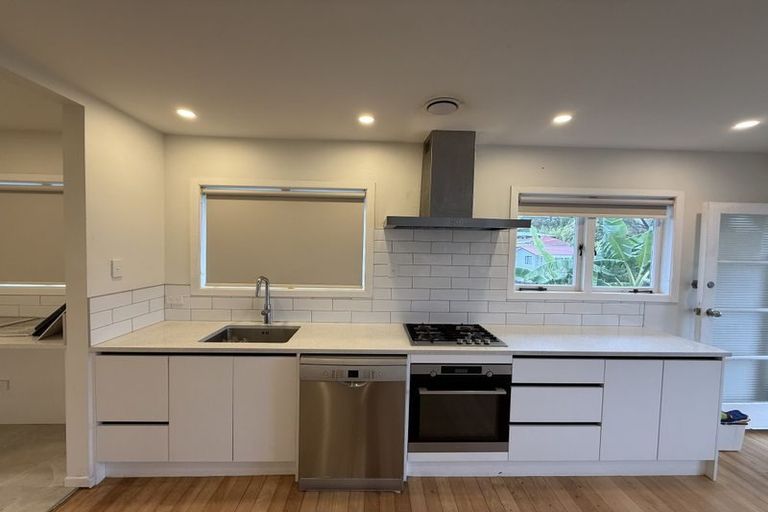 Photo of property in 1 Adriatic Avenue, Henderson, Auckland, 0612