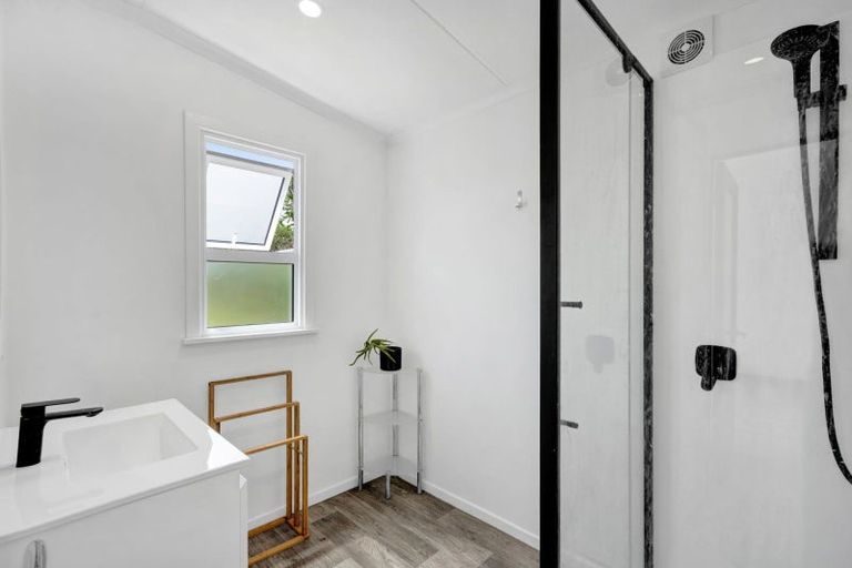 Photo of property in 39 Domett Street, Opunake, 4616