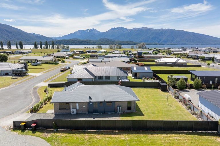 Photo of property in 25 Vancouver Place, Te Anau, 9600
