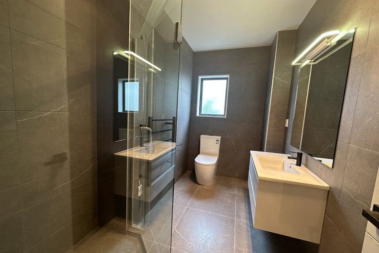 Photo of property in 2 Crompton Place, Orewa, 0931