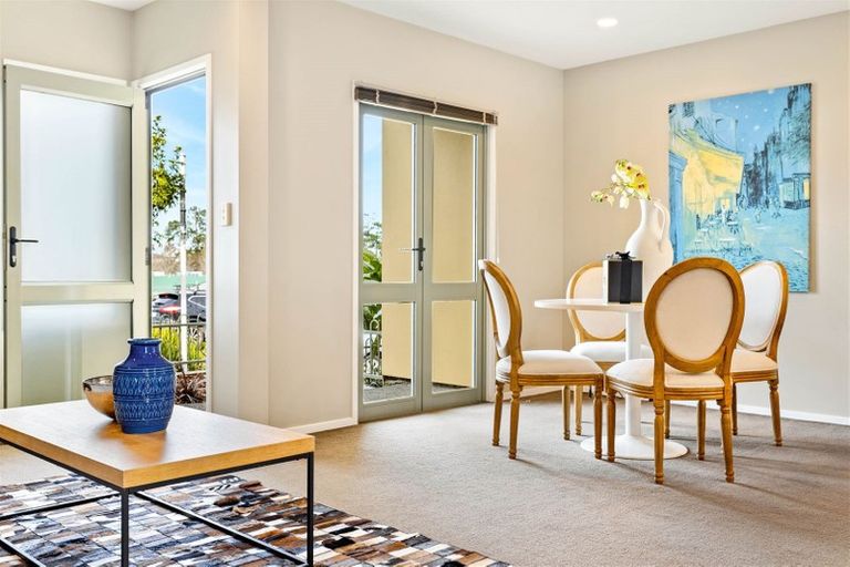 Photo of property in 7 Mt Lebanon Lane, Henderson, Auckland, 0612