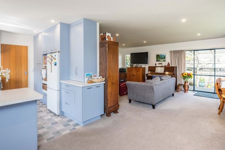 Photo of property in 8 Leigh Place, Paraparaumu Beach, Paraparaumu, 5032