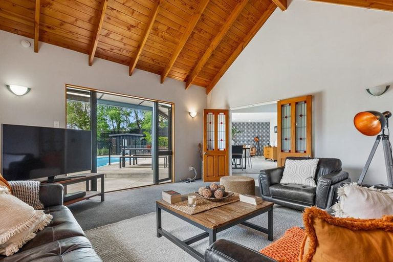 Photo of property in 7 Attwood Road, Paremoremo, Auckland, 0632