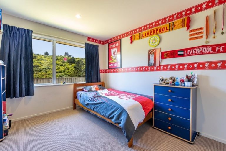 Photo of property in 12 Tararua Close, Aotea, Porirua, 5024