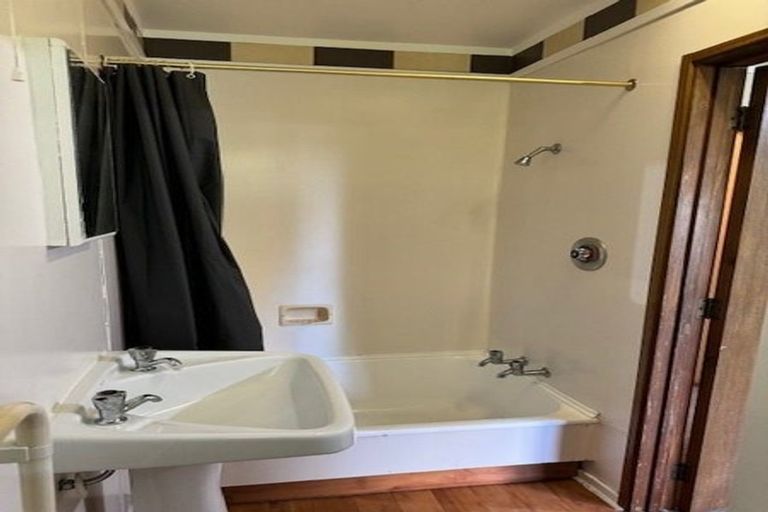 Photo of property in 24-26 Pencarrow Street, Highbury, Palmerston North, 4412