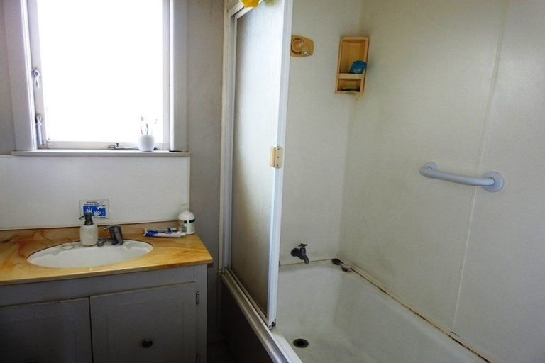 Photo of property in 21 Cricket Place, Melville, Hamilton, 3206