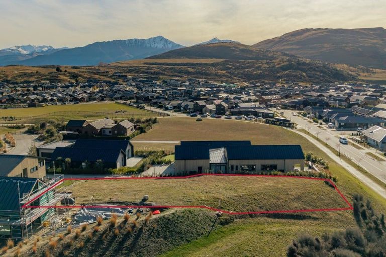 Photo of property in 48 Cunninghams Drive, Jacks Point, Queenstown, 9371