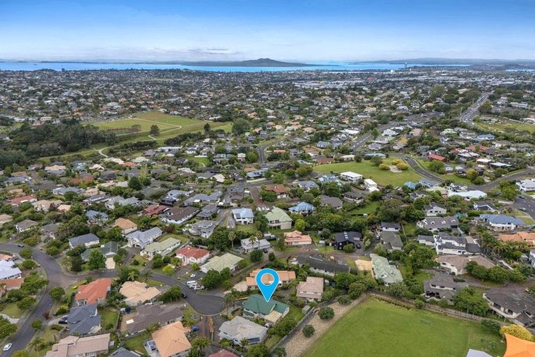 Photo of property in 28 Tyburn Lane, Unsworth Heights, Auckland, 0632