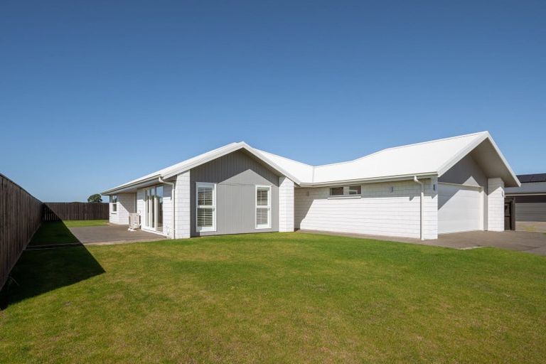 Photo of property in 14 Whitehall Drive, Springlands, Blenheim, 7201