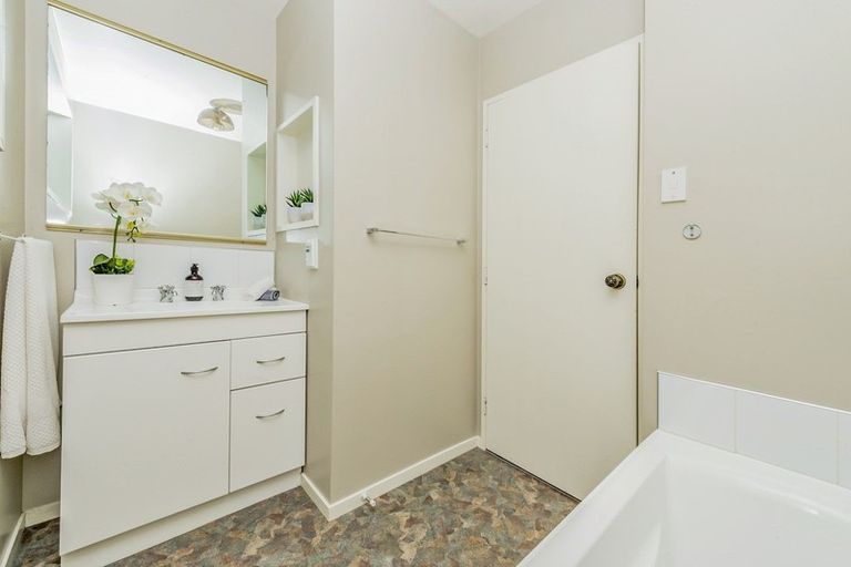 Photo of property in 14 Taiaroa Place, Southbridge, 7602