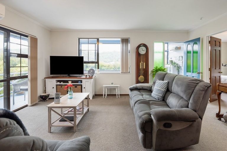 Photo of property in 168 Waikawa Road, Picton, 7220