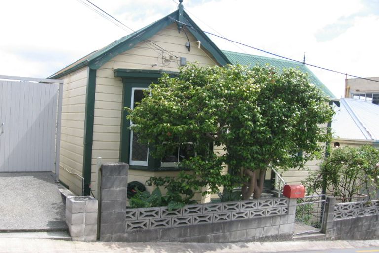 Photo of property in 29 Moir Street, Mount Victoria, Wellington, 6011