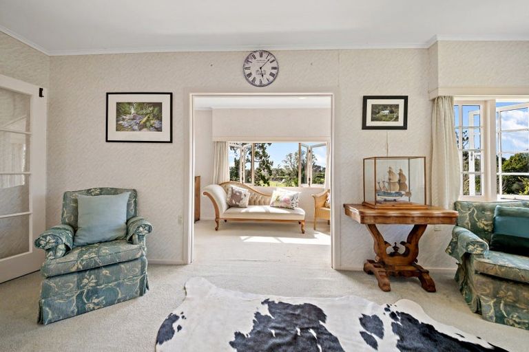 Photo of property in 28 Griggs Road, Whitford, Howick, 2571