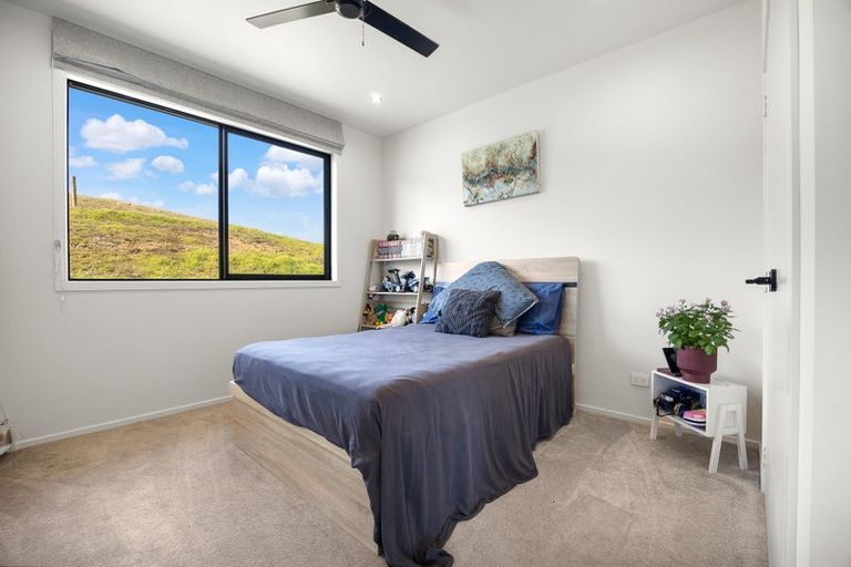 Photo of property in 1088 South Head Road, South Head, Helensville, 0874