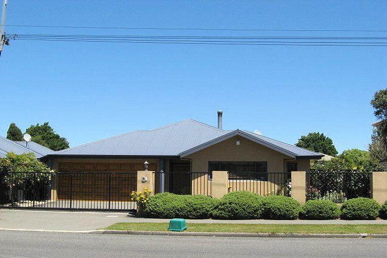 Photo of property in 403b Avonhead Road, Avonhead, Christchurch, 8042