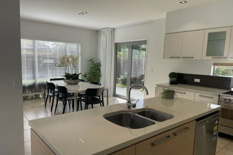 Photo of property in 18 Bryndwr Road, Fendalton, Christchurch, 8052