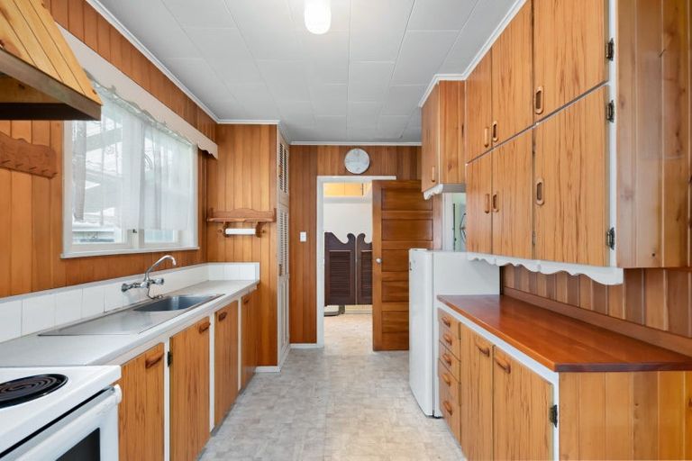 Photo of property in 4 Pringle Street, Taita, Lower Hutt, 5011