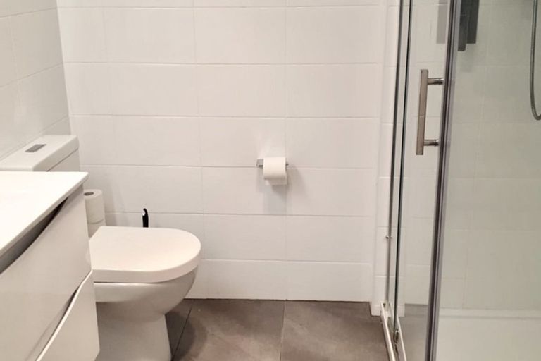 Photo of property in 1/88 East Coast Road, Milford, Auckland, 0620