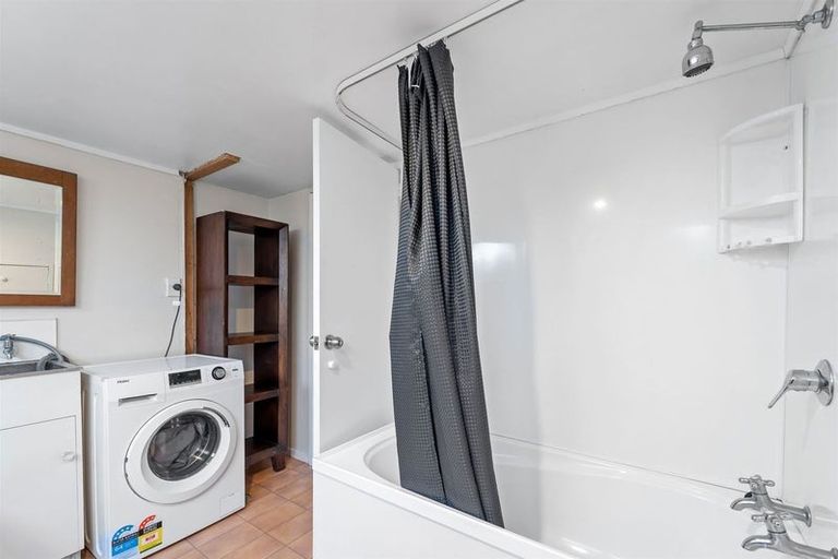 Photo of property in 528 Beach Road, Murrays Bay, Auckland, 0630