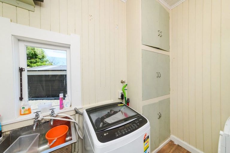 Photo of property in 42 Alexandra Street, Marton, 4710