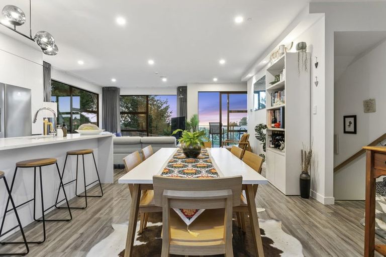 Photo of property in 74e Langana Avenue, Browns Bay, Auckland, 0630