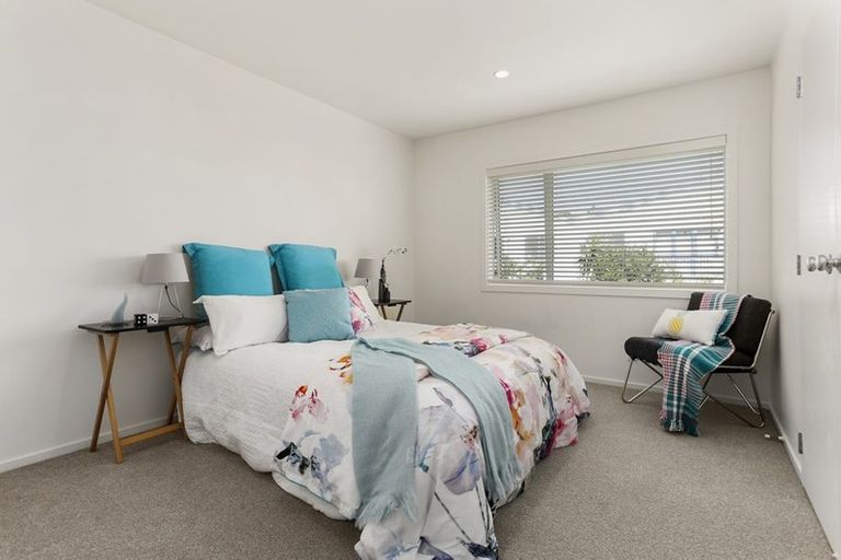 Photo of property in 4/78 Fernhill Way, Oteha, Auckland, 0632