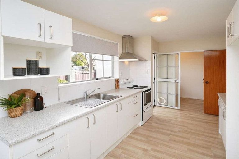 Photo of property in 4 Daytona Place, Parklands, Christchurch, 8083