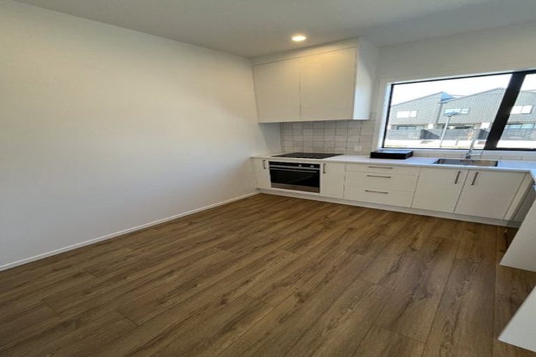 Photo of property in 10/28 Westgate Drive, Westgate, Auckland, 0614
