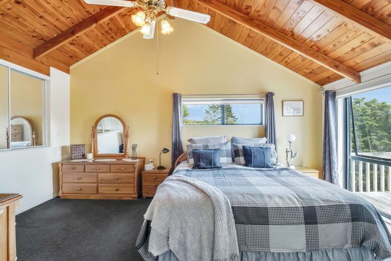 Photo of property in 11 North Way, Titirangi, Auckland, 0604