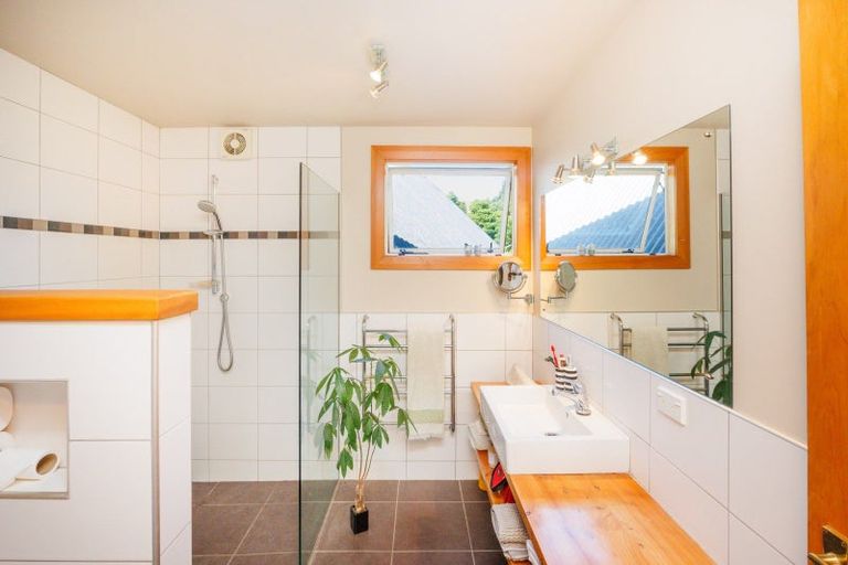 Photo of property in 355 Turitea Road, Turitea, Palmerston North, 4472