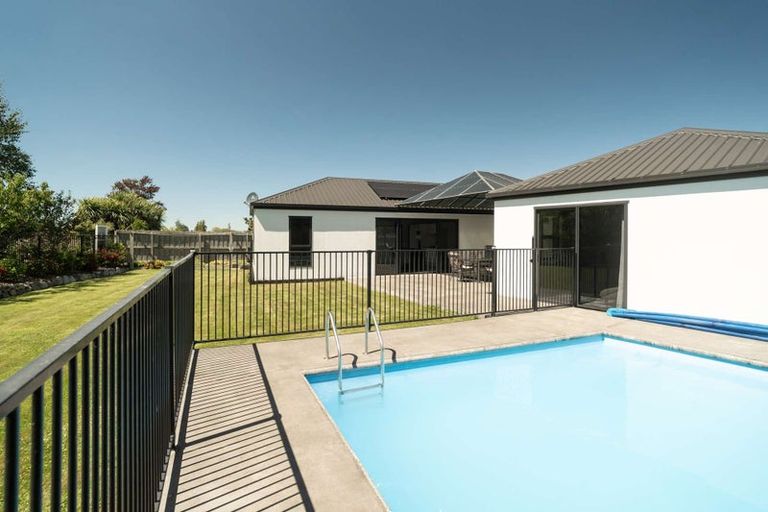 Photo of property in 17 Redhaven Rise, Netherby, Ashburton, 7700