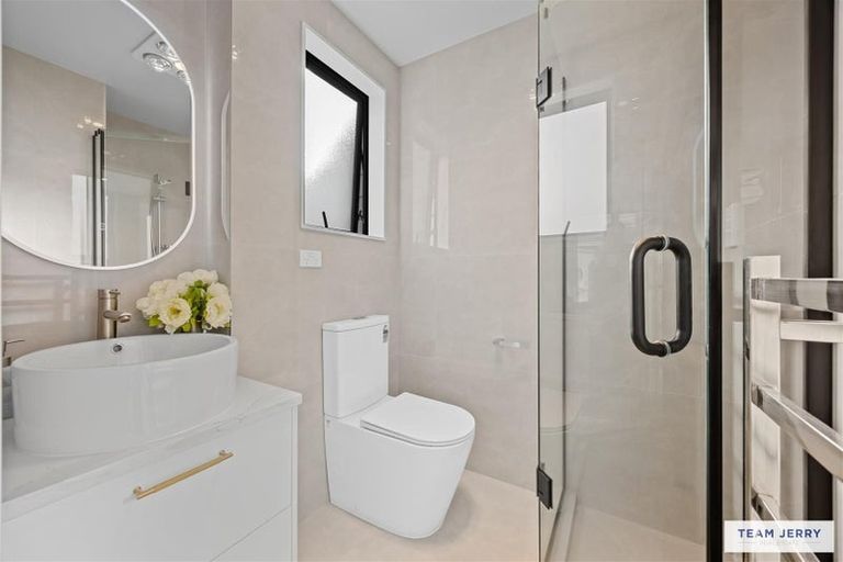 Photo of property in 63 Whare Kauri Road, Papakura, 2110