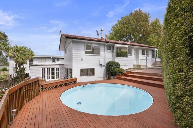 Photo of property in 15 Cunliffe Place, Glenfield, Auckland, 0629
