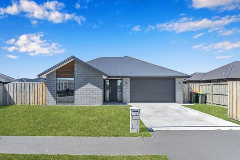 Photo of property in 132 Shillingford Boulevard, Rolleston, 7615