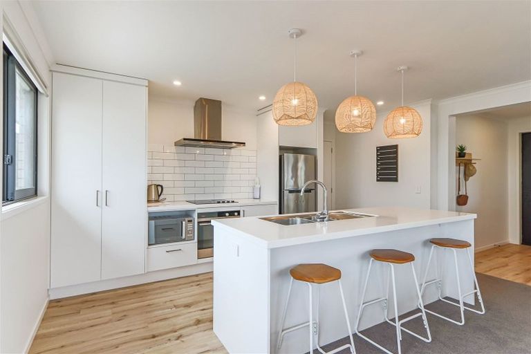 Photo of property in 7 Toutouwai Lane, Inglewood, 4330