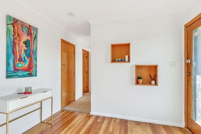 Photo of property in 13 Mako Mako Road, Levin, 5510