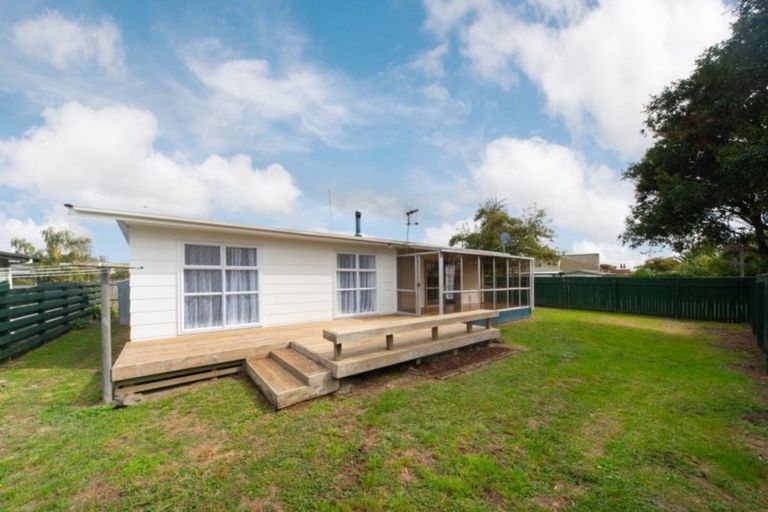 Photo of property in 4 Rhodes Drive, Kelvin Grove, Palmerston North, 4414