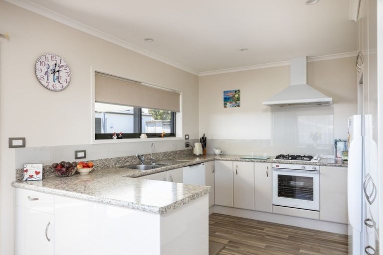 Photo of property in 70 Sunnyvale Street, Bell Block, New Plymouth, 4312