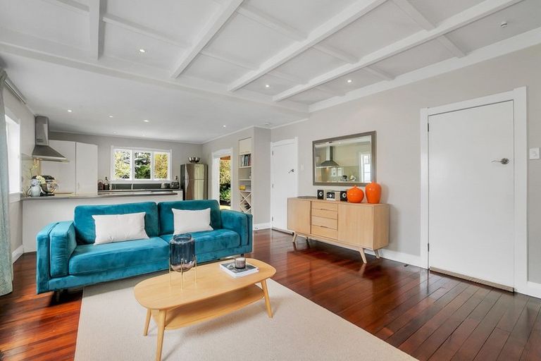 Photo of property in 11 Pasadena Avenue, Point Chevalier, Auckland, 1022