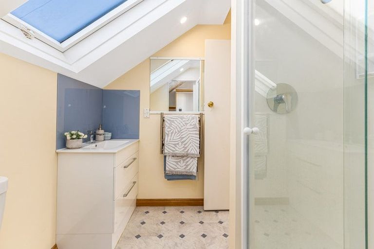 Photo of property in 24 Sunset Parade, Plimmerton, Porirua, 5026